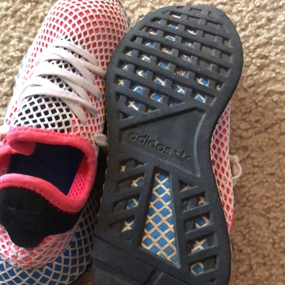 Adidas sneakers women good condition size 5and half us - Picture 4 of 5